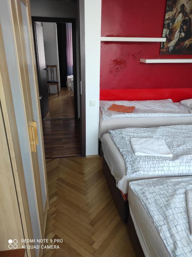 Apartment Maximilian Bratislava Exteriör bild