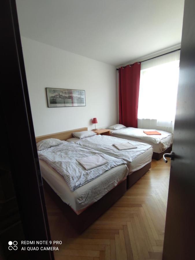 Apartment Maximilian Bratislava Exteriör bild