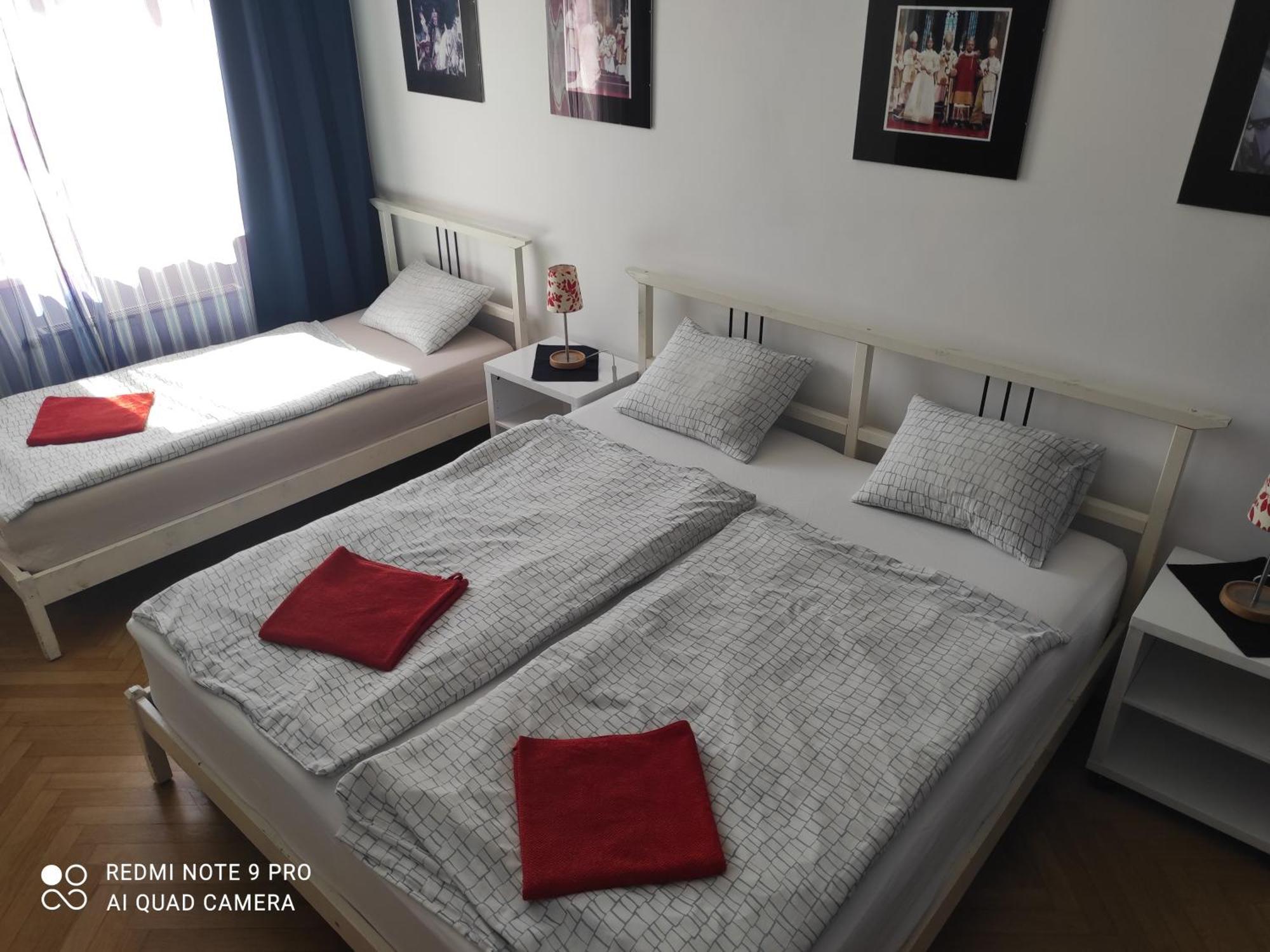 Apartment Maximilian Bratislava Exteriör bild
