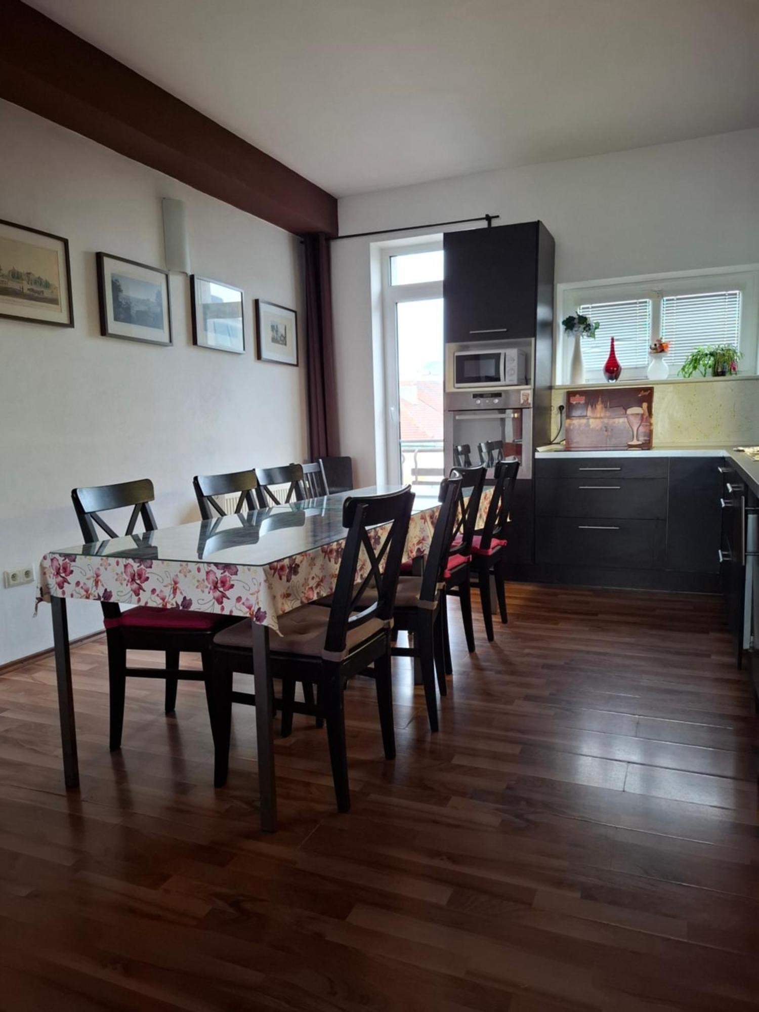 Apartment Maximilian Bratislava Exteriör bild