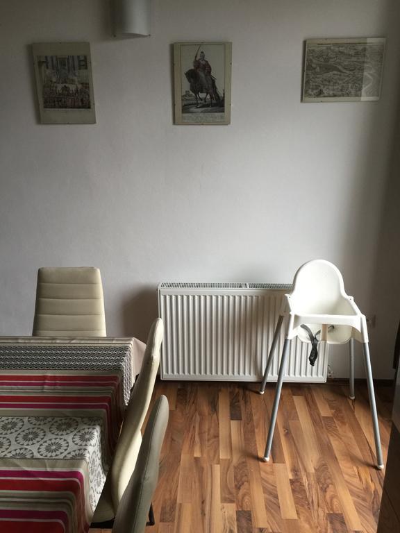 Apartment Maximilian Bratislava Exteriör bild