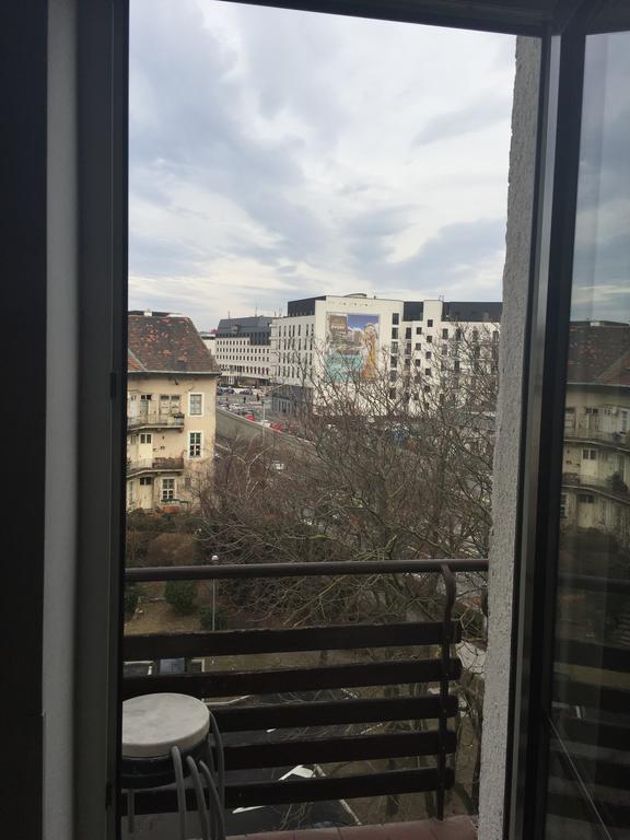 Apartment Maximilian Bratislava Exteriör bild