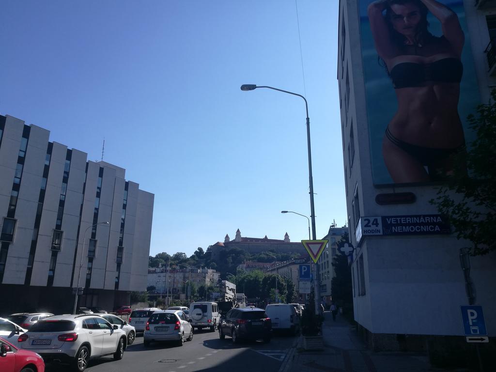 Apartment Maximilian Bratislava Exteriör bild