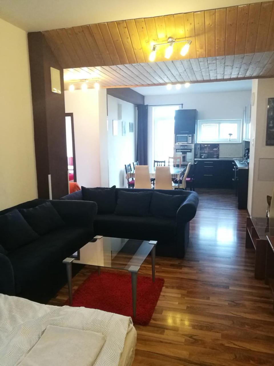 Apartment Maximilian Bratislava Exteriör bild